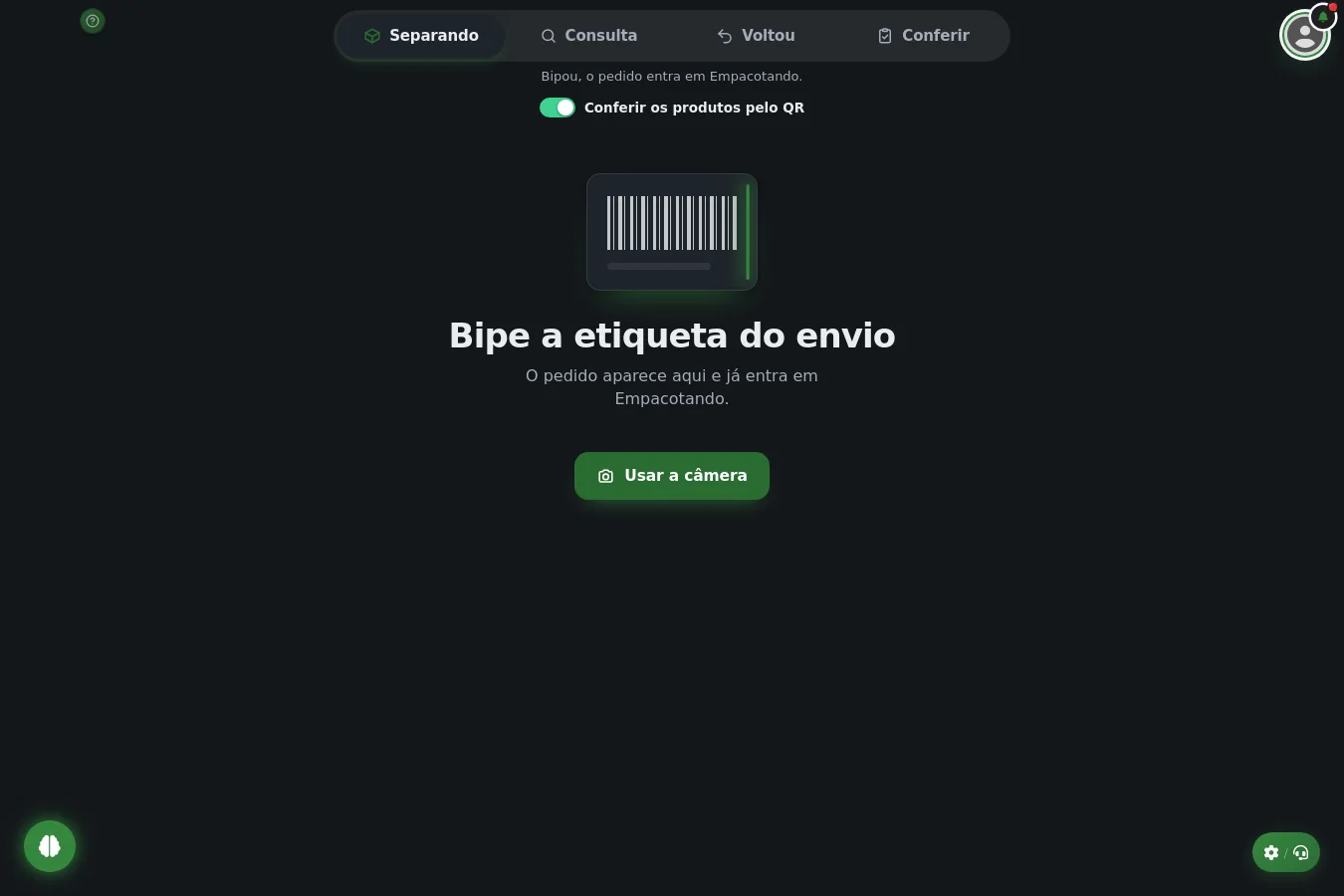 Bancada de empacotamento: bipe a etiqueta do envio para começar o pedido